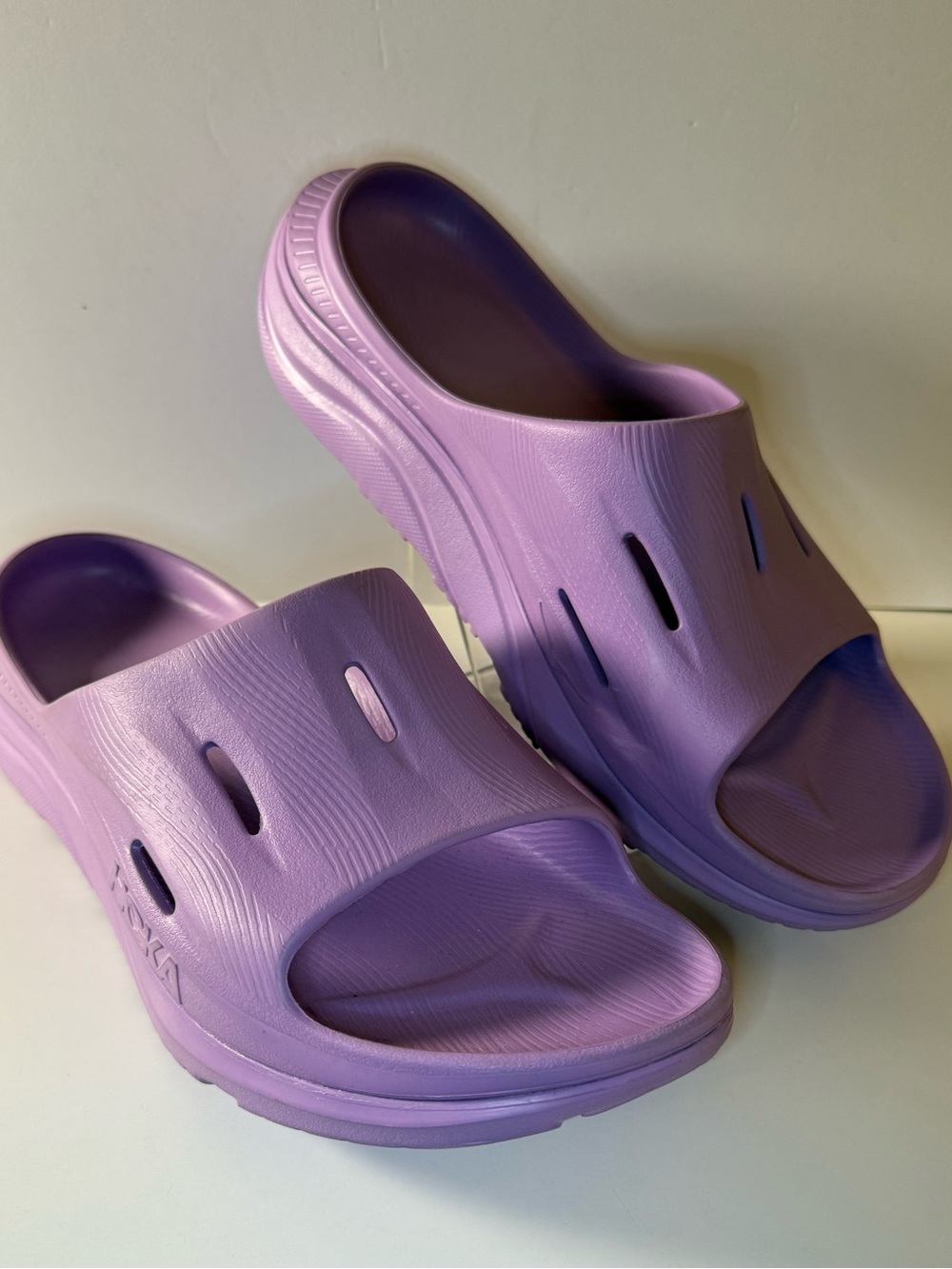 Hoka - UNISEX - Lavender/Purple Slide Sandals